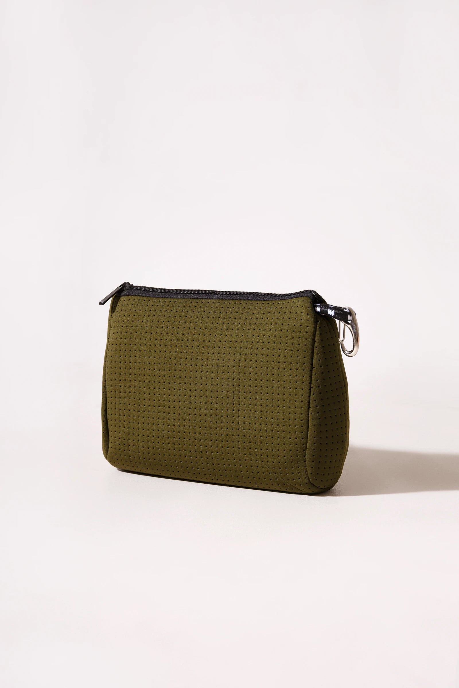 ESSENTIAL POUCH SAFARI GREEN