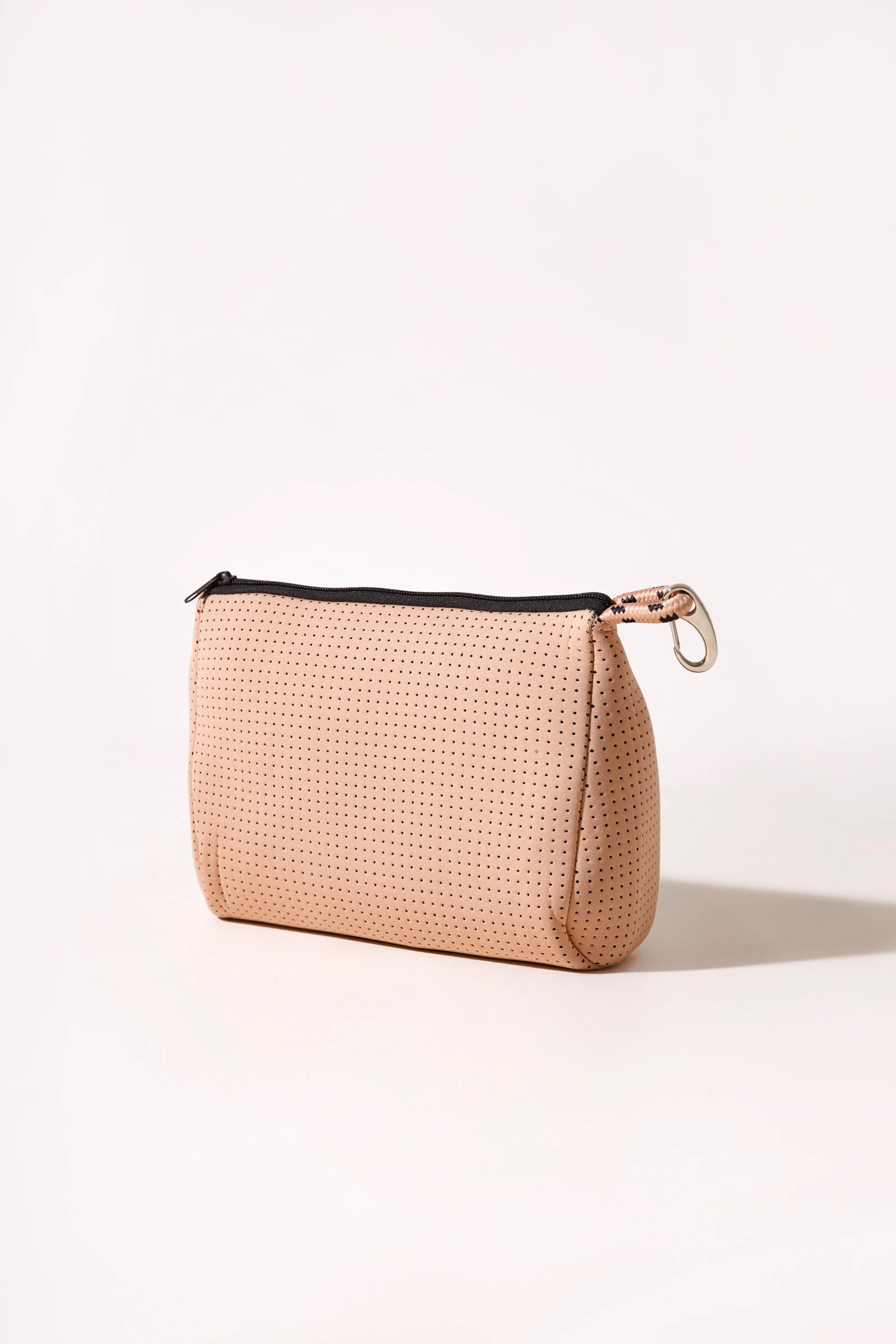 ESSENTIAL POUCH TAN
