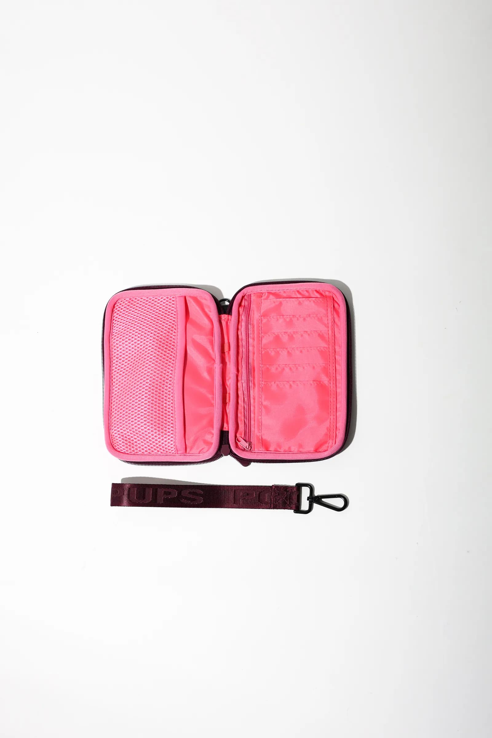 Passport wallet - Berry