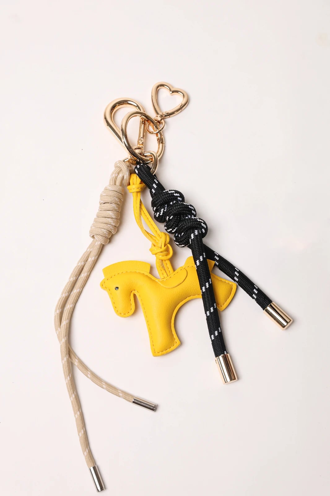 Key Chain Black + Caballito amarillo
